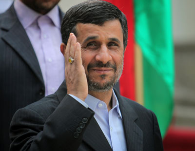 Dibalik Kesahajaan Ahmadinejad